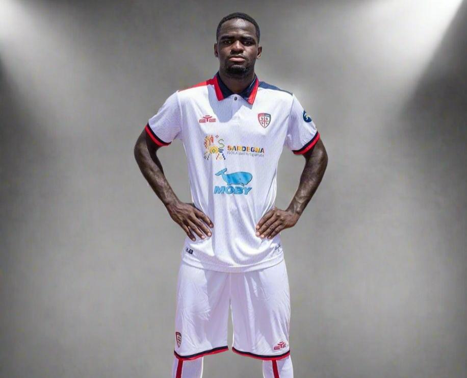 Cagliari 23-24 Away Shirt model