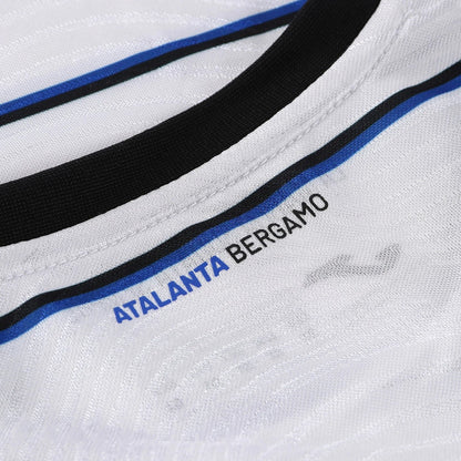 Atalanta 23-24 Away Shirt collar