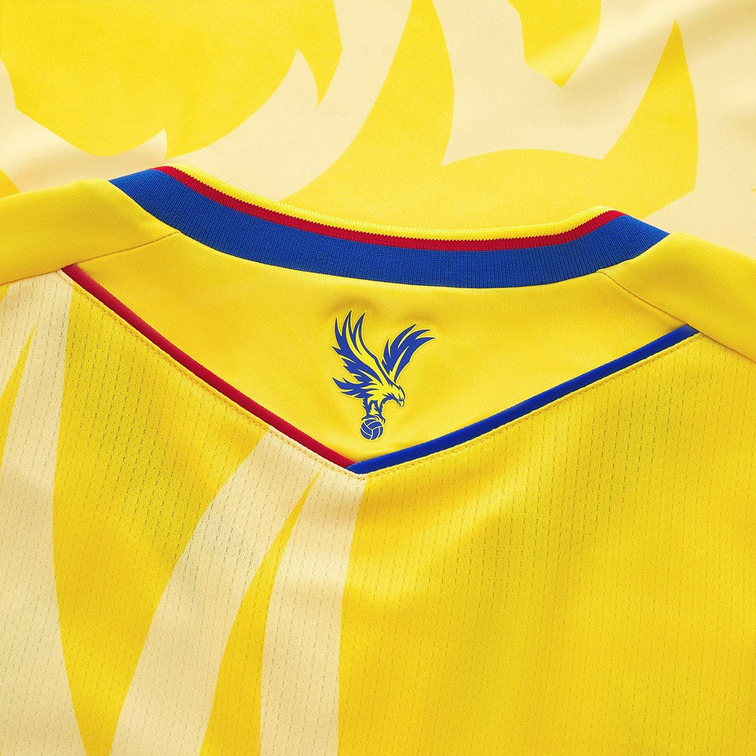 Crystal Palace 24-25 Away Shirt collar