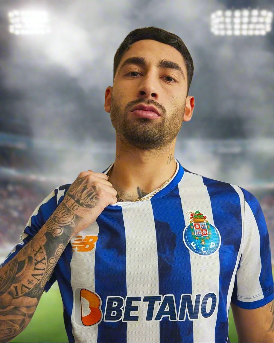 Porto 24-25 Home Shirt model