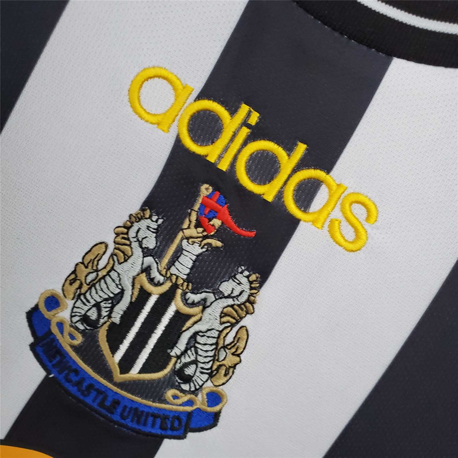 Newcastle United 97-99 Home Shirt crest