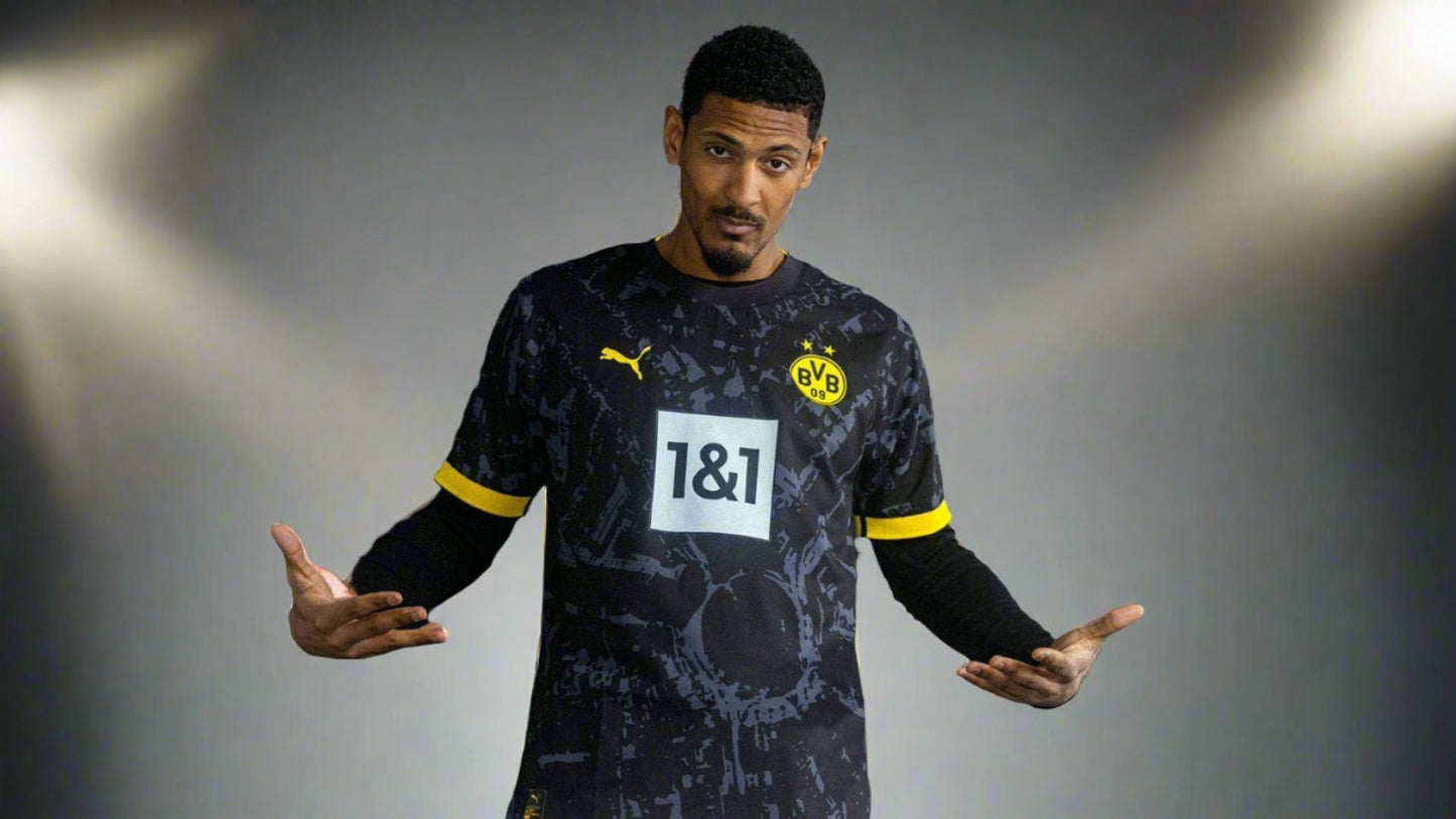 Borussia Dortmund 23-34 Away Shirt model