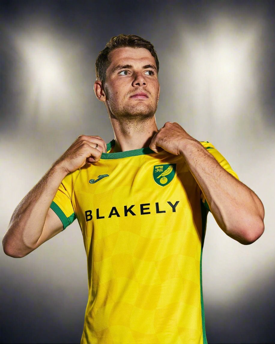 Norwich City 24-25 Home Shirt mode