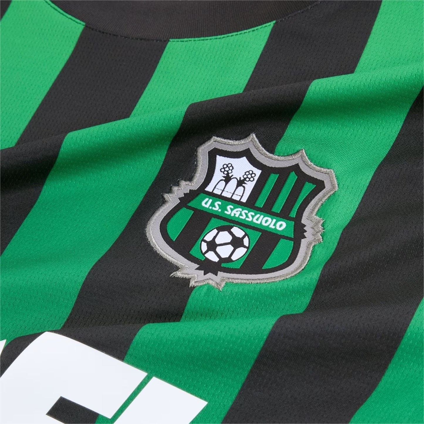 Sassuolo 24-25 Home Shirt crest