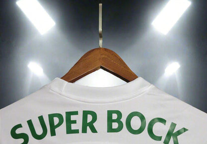 Sporting CP 23-24 Away Shirt collar