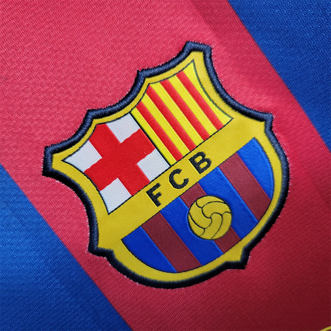 Barcelona 10-11 Home Retro Shirt badge