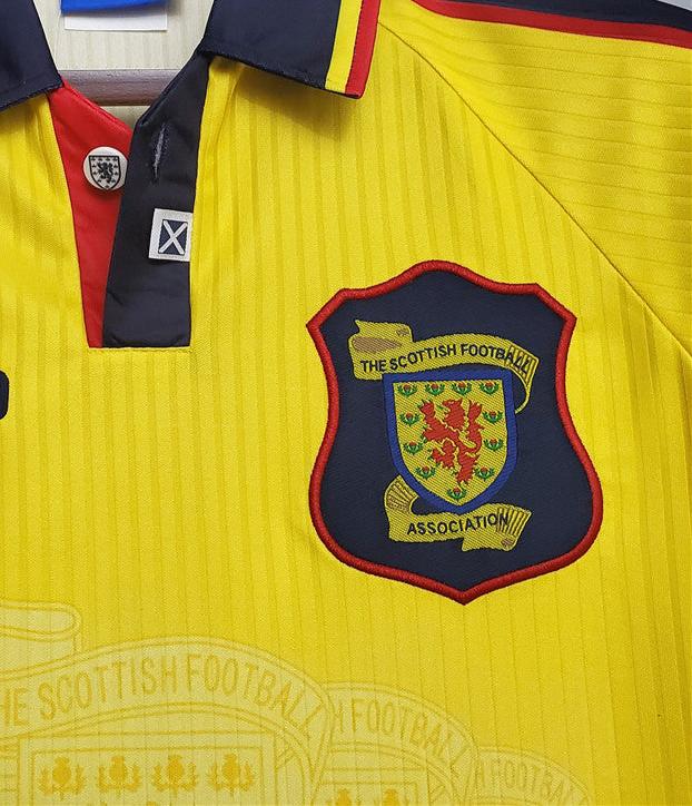 Scotland 97-98 Away Retro Shirt crest