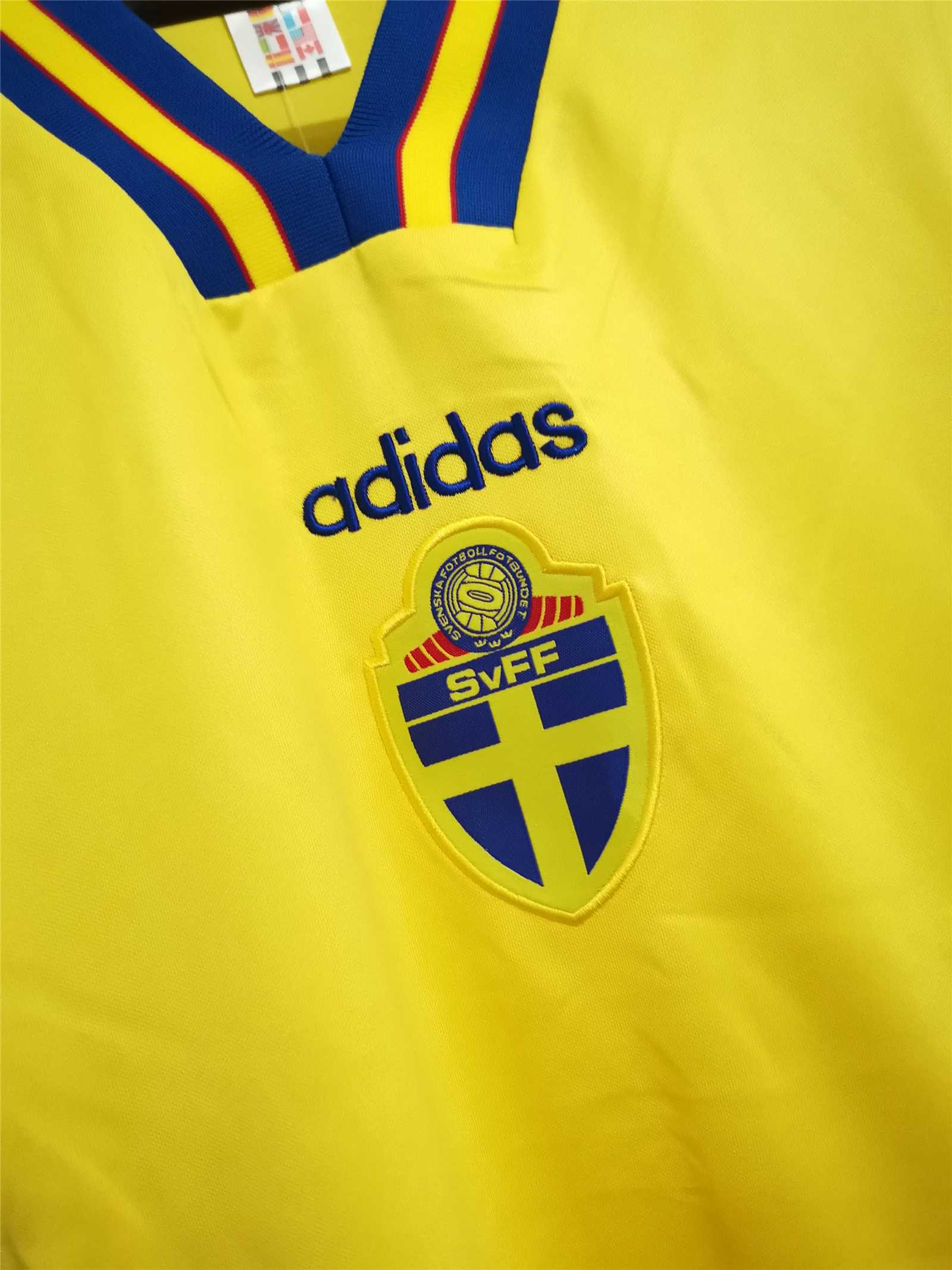 Sweden 94-96 Home Retro Shirt crest