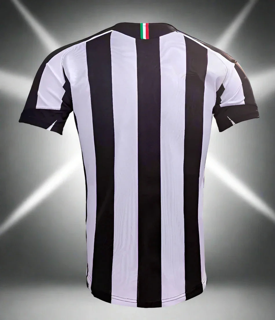 Juventus 05-06 Home Retro Shirt rear