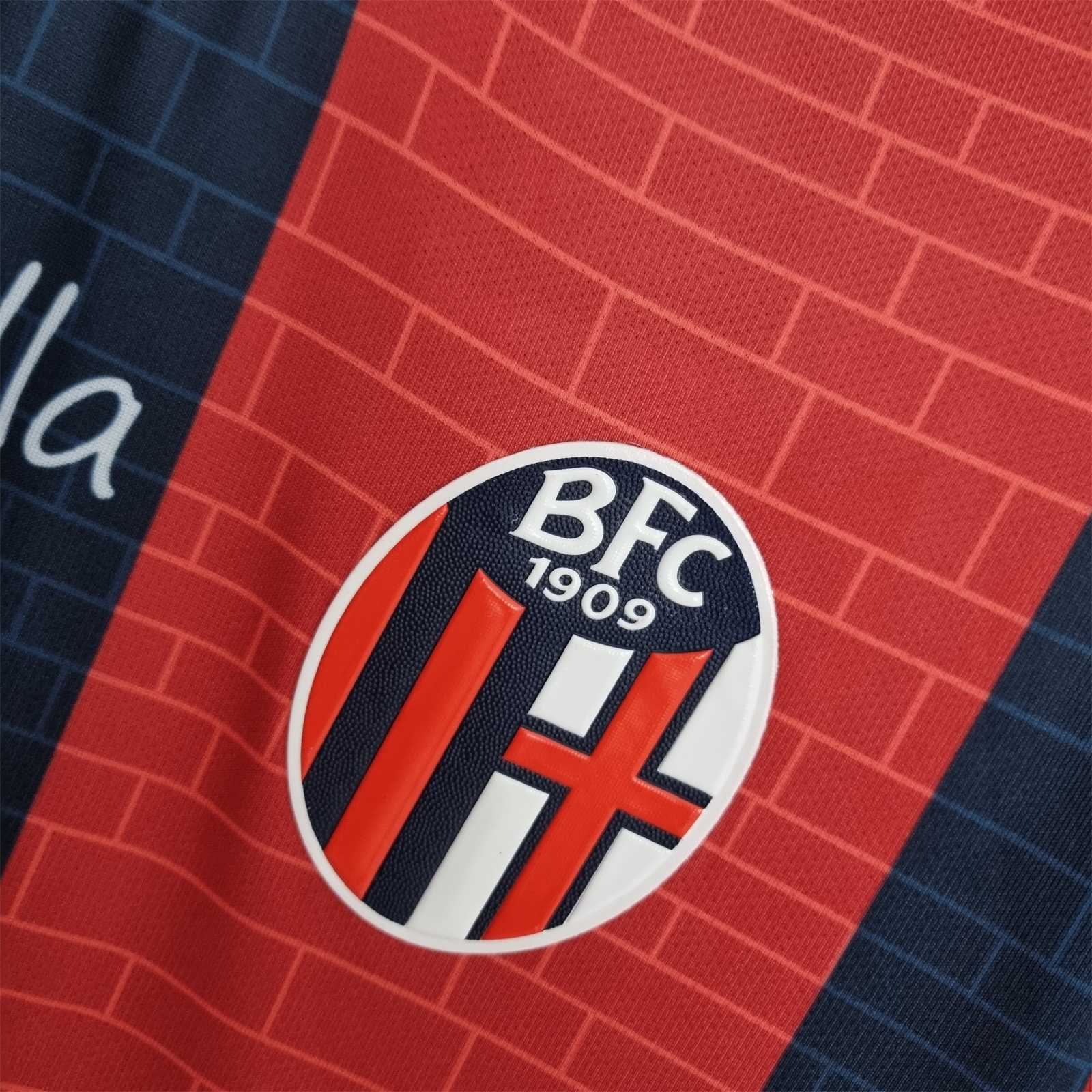 Bologna 21-22 Home Shirt crest