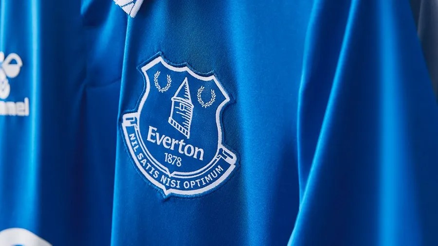 Everton 23-24 Home Shirt crest