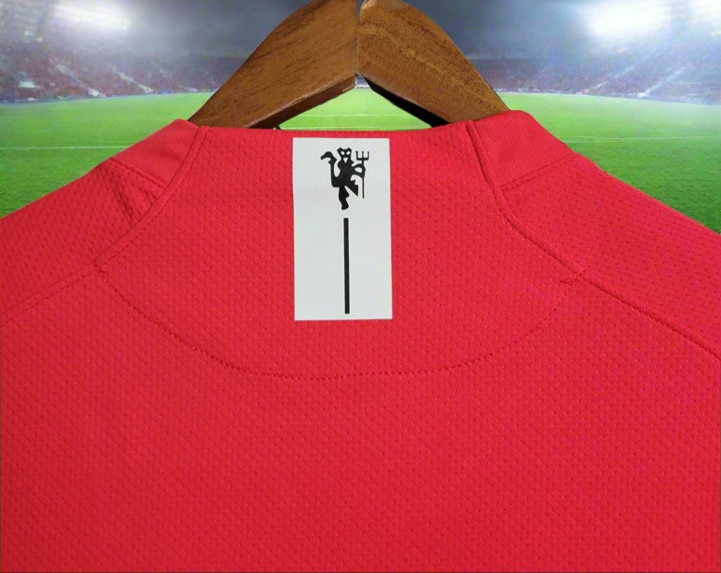 MNU 07-09 Home Shirt collar