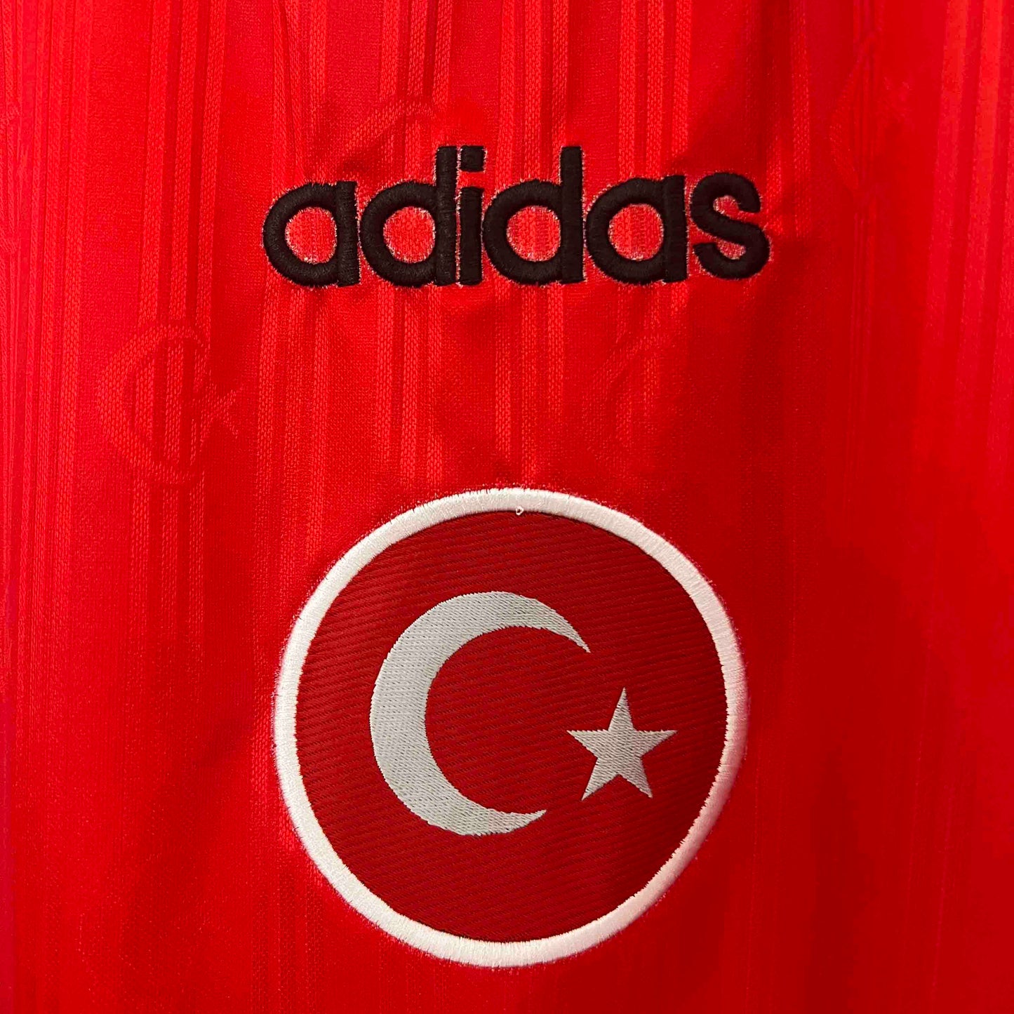 Turkey 96-98 Home Retro Shirt crest