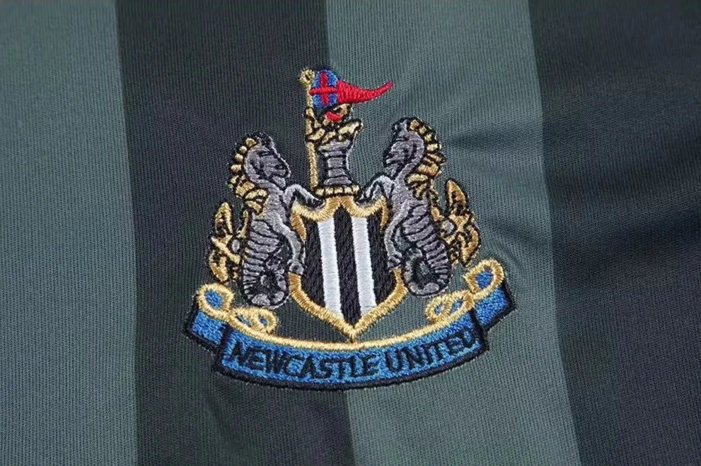 Newcastle United 05-06 Away Shirt badge