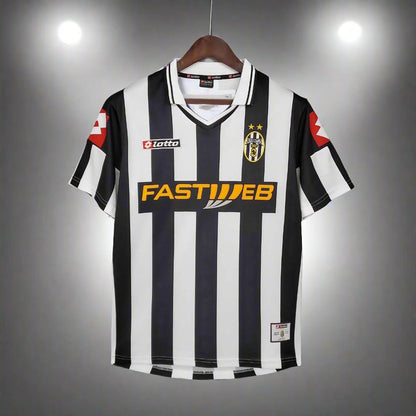 Juventus 01-02 Home Retro Shirt