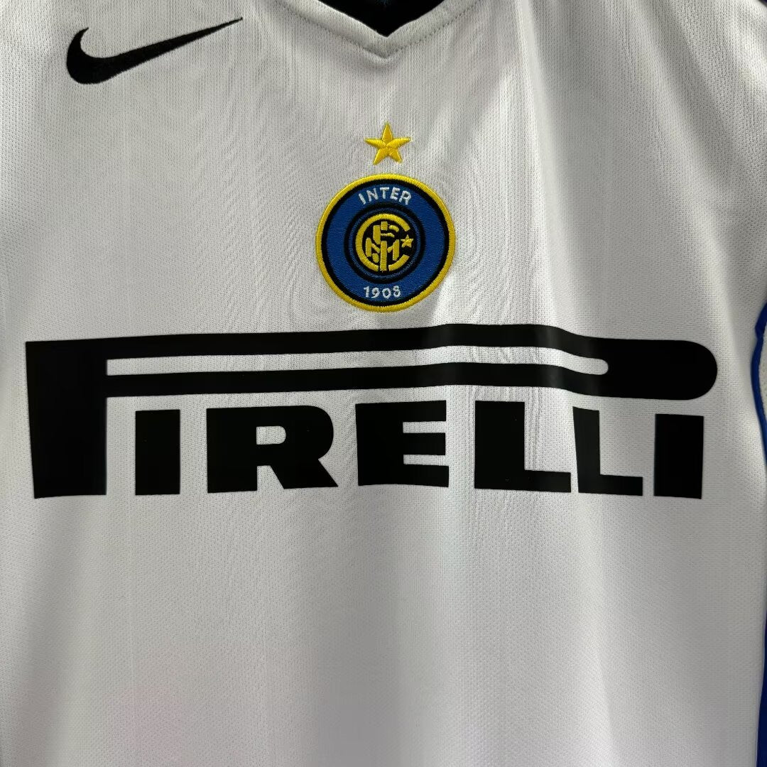 Inter Milan 04-05 Away Retro Shirt sponsor