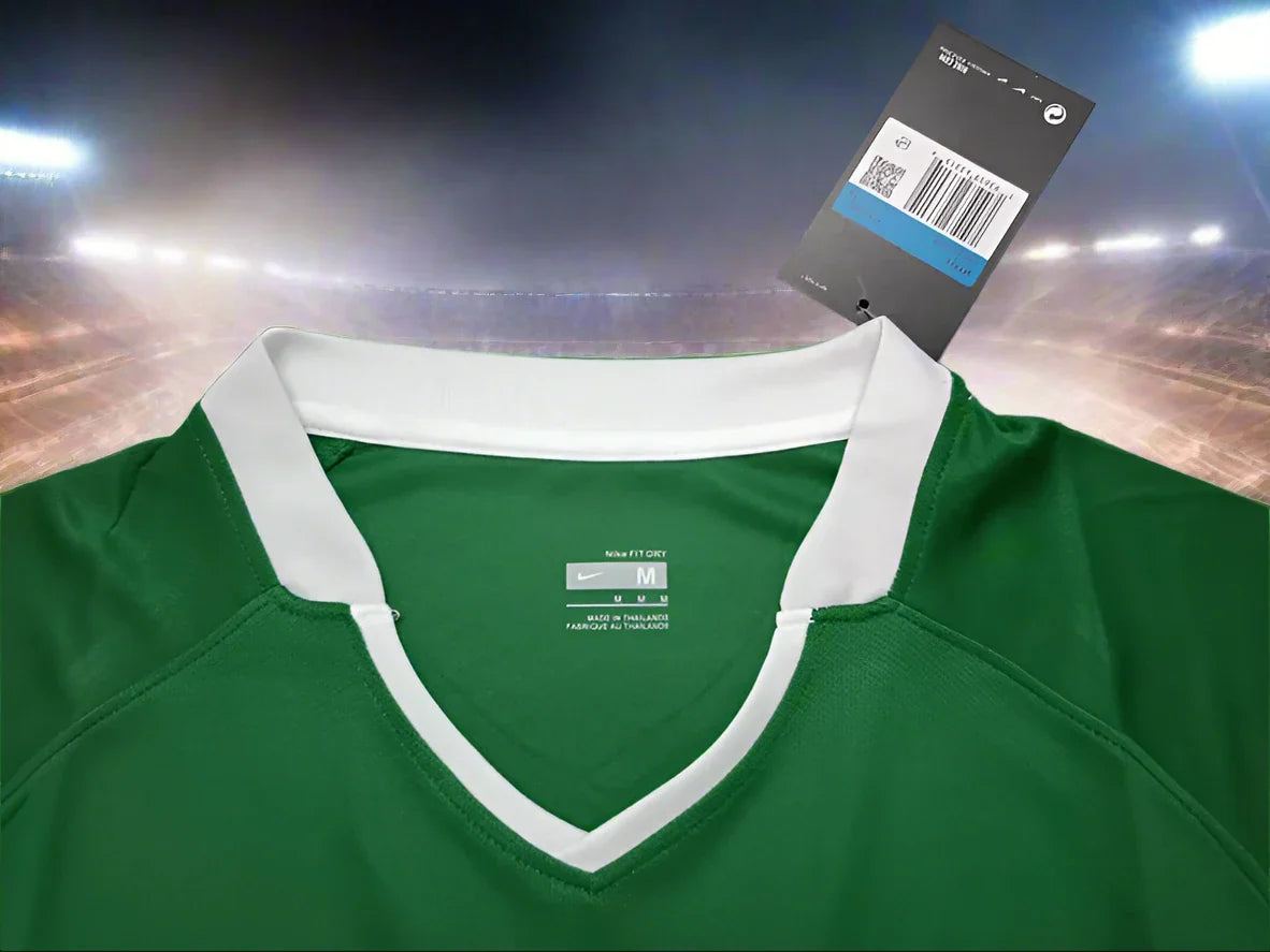 VfL Wolfsburg 08-09 Home Retro Shirt collar