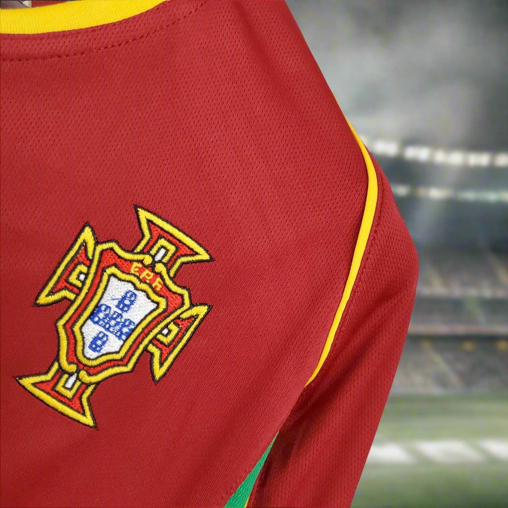 Portugal 02-04 Home Retro Shirt crest