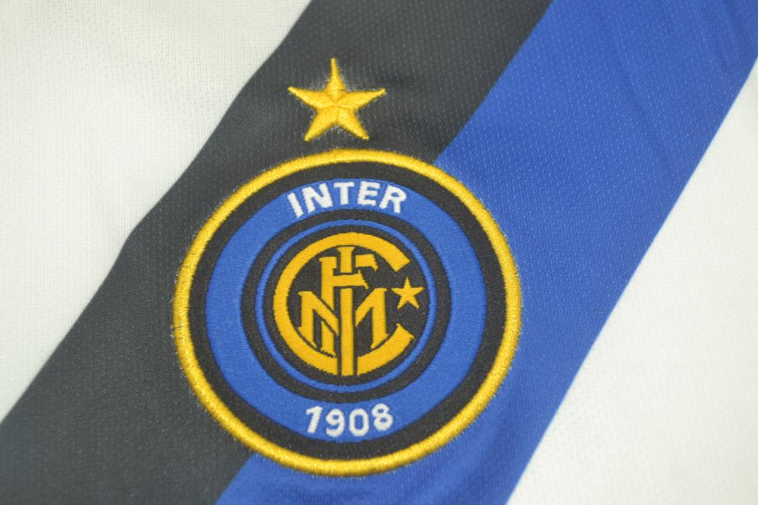 Inter Milan 02-03 Away Retro Shirt crest