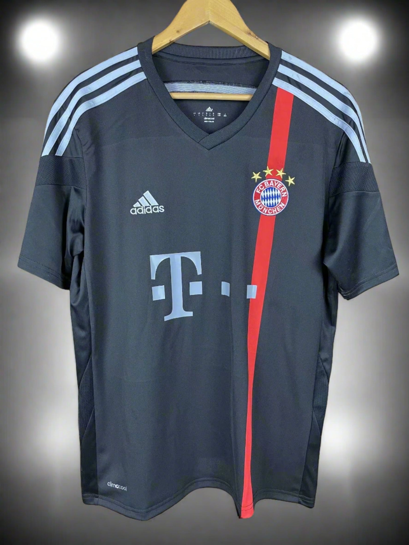 Bayern Munich 14-15 3rd Retro Shirt front