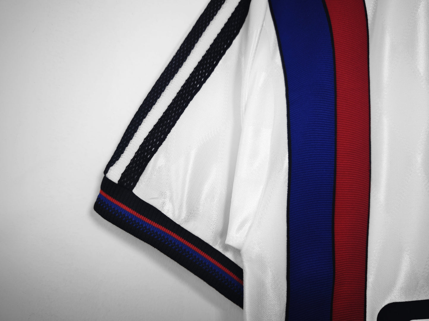 Bayern Munich 96-98 Away Retro Shirt sleeve