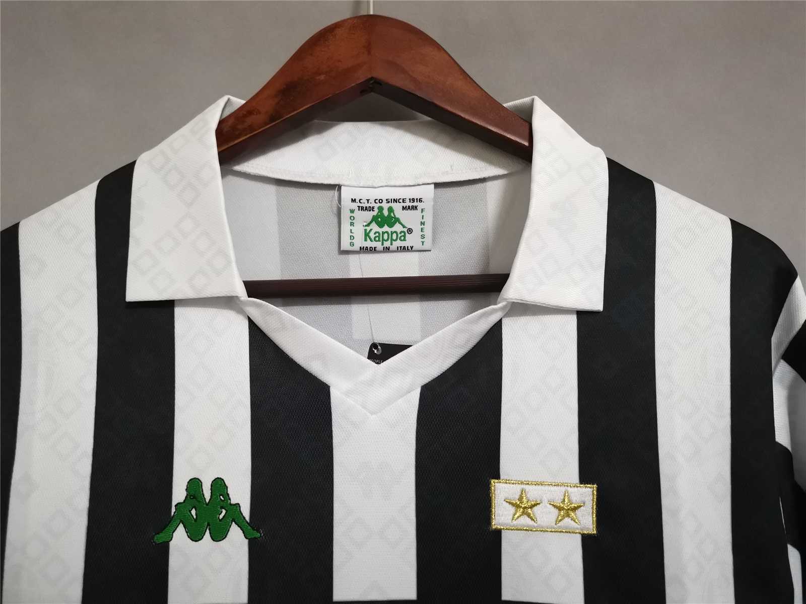 Juventus 92-94 Home Retro Shirt collar