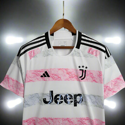 Juventus 23-24 Away Shirt sponsor