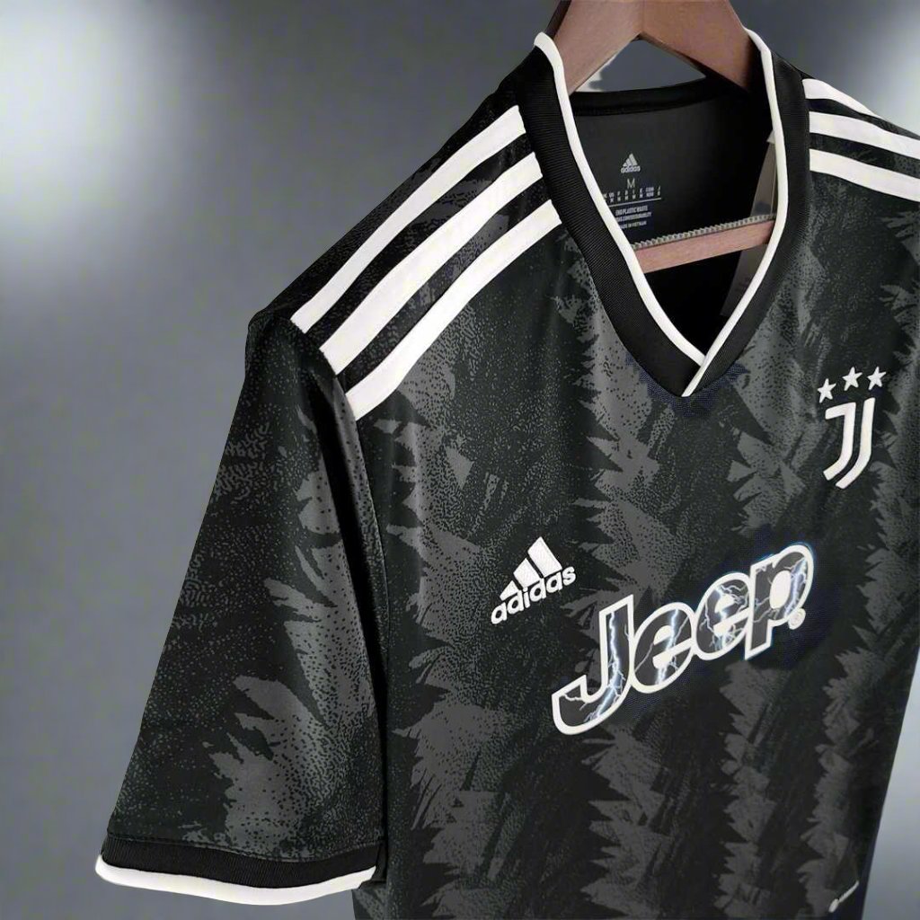 Juventus 22-23 Away Shirt shoulder