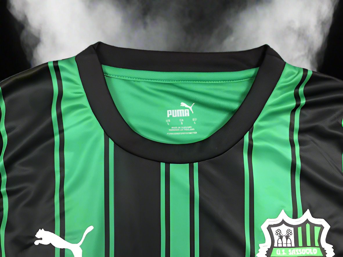 Sassuolo 23-24 Home Shirt collar