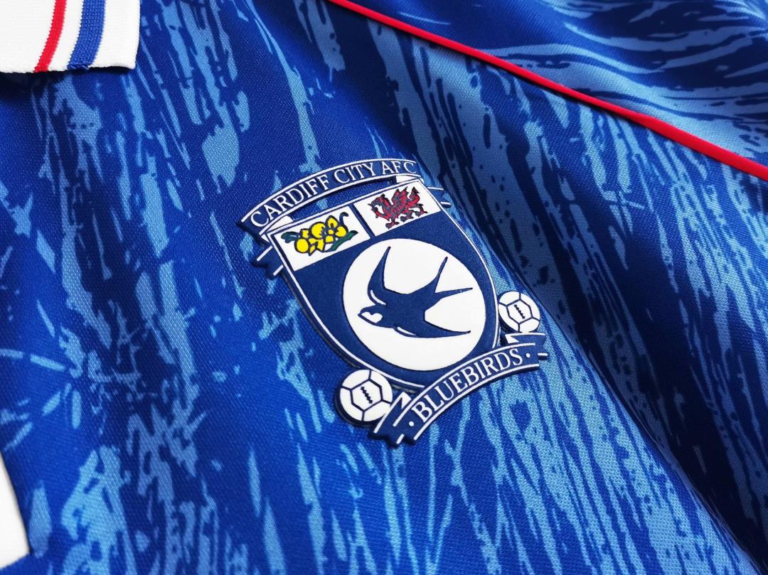 Cardiff City 92-94 Home Shirt crest