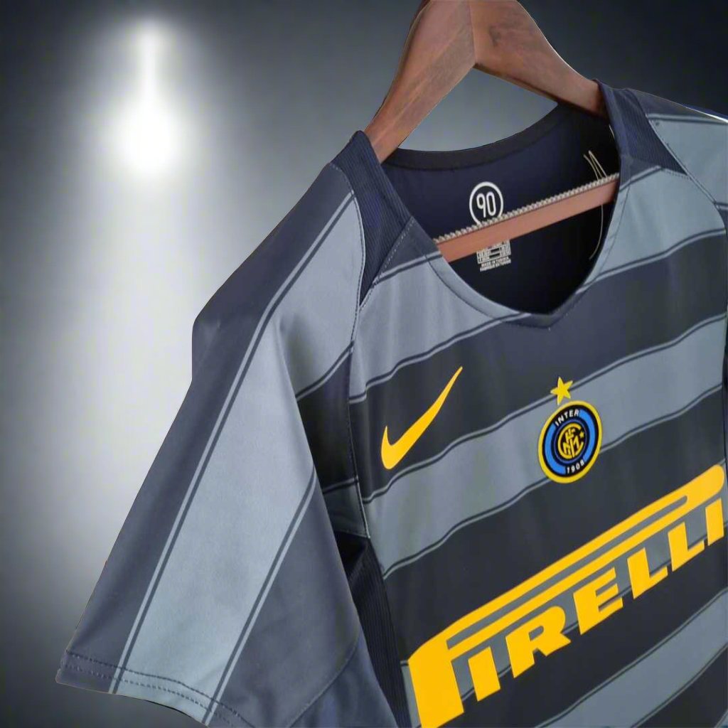 Inter Milan 04-05 Away Retro Shirt sponsor