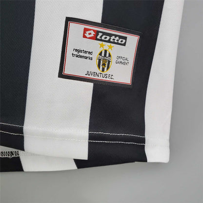 Juventus 01-02 Home Retro Shirt licence