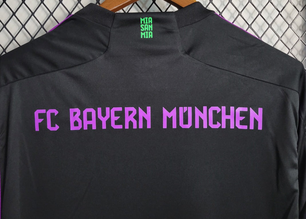 Bayern Munich 23-24 Away Shirt collar