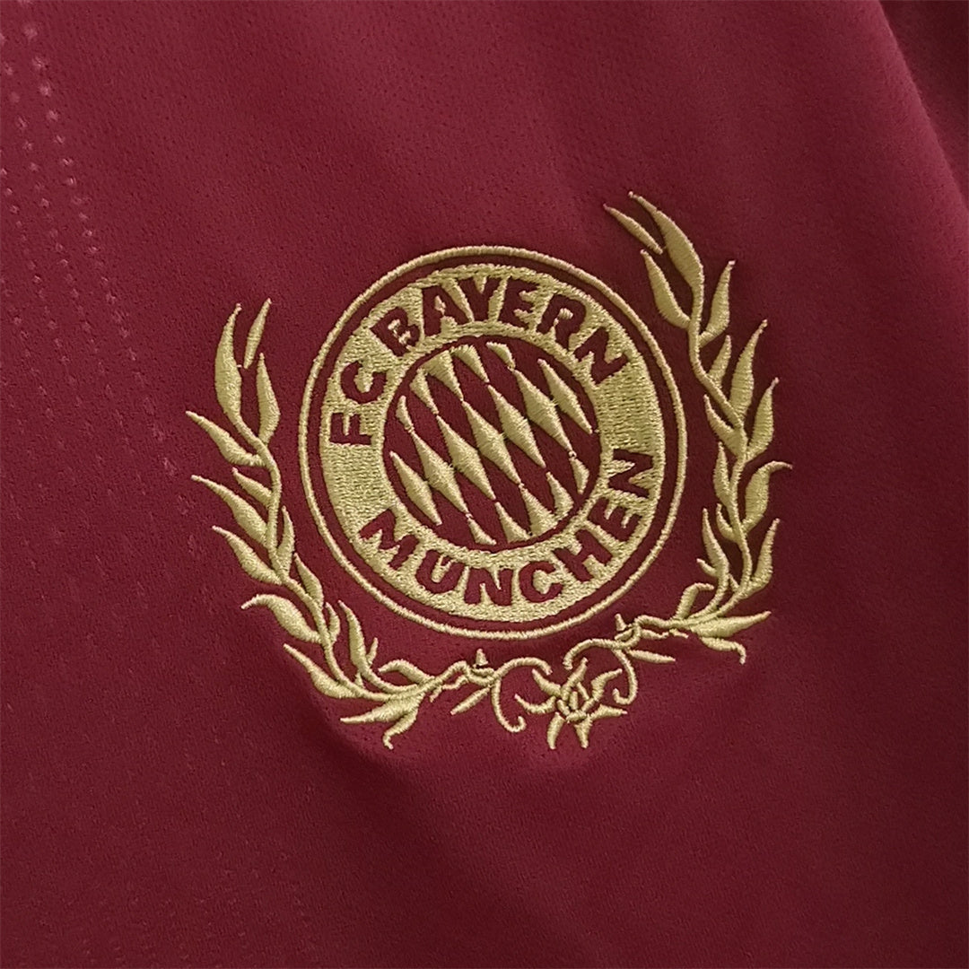 Bayern Munich 22-23 Octoberfest Shirt crest