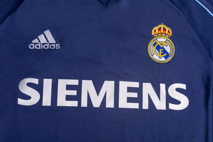 Real Madrid 05-06 Away Retro Shirt sponsor