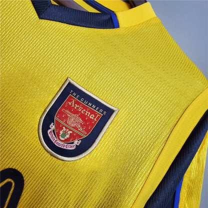 Arsenal 99-01 Away Retro Shirt crest