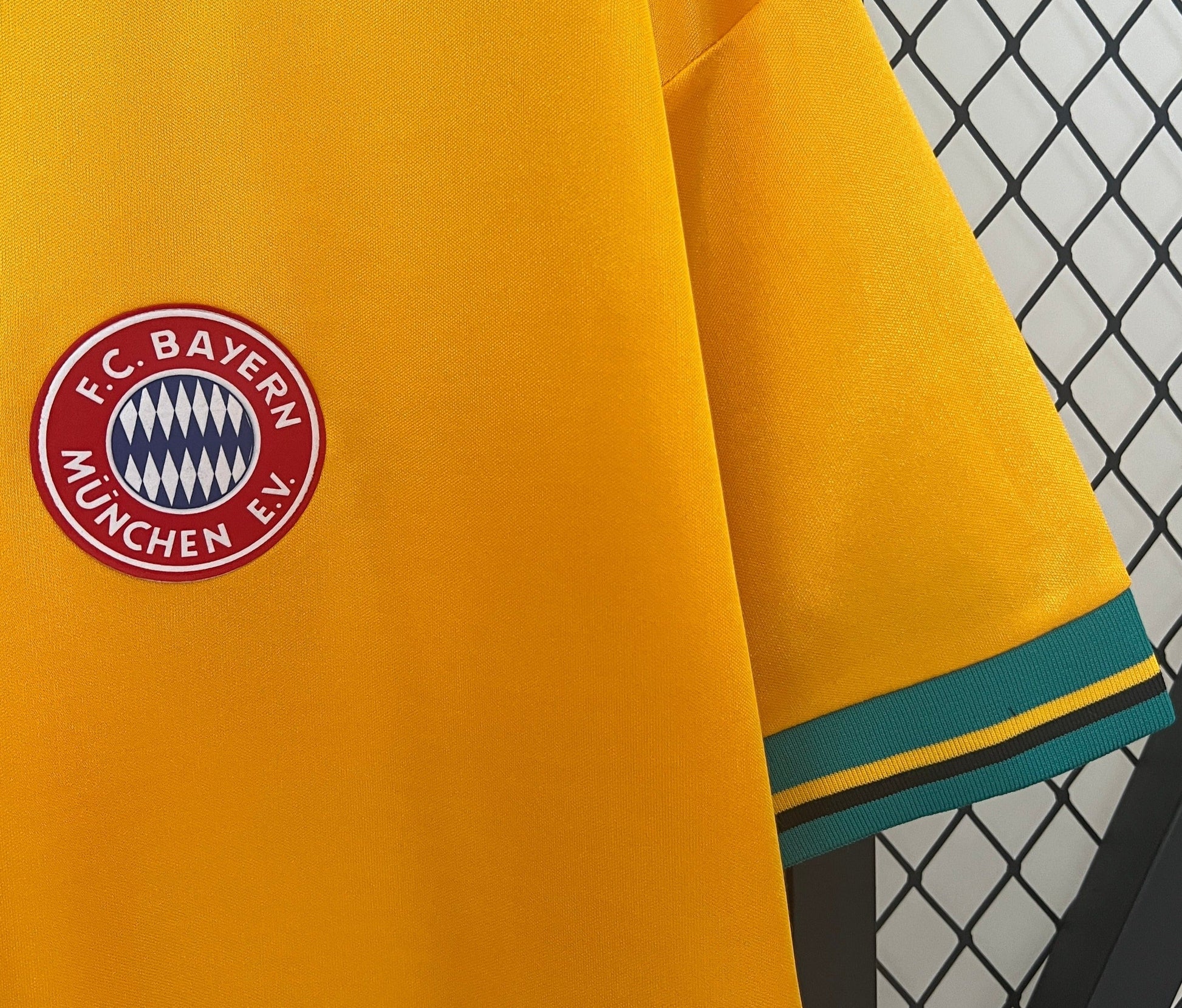 Bayern Munich 93-94 Away Retro Shirt sleeve