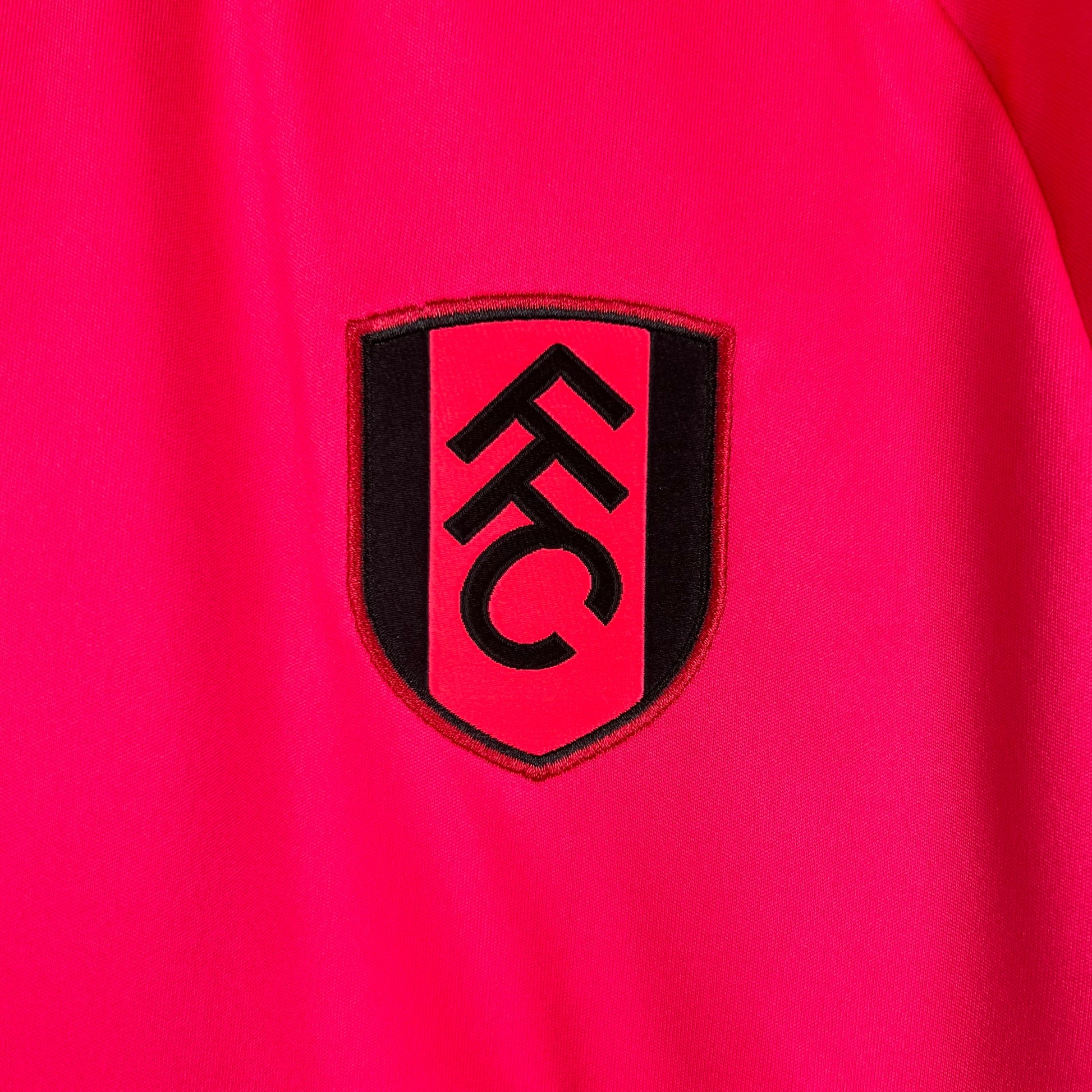 Fulham 23-24 Away Shirt crest