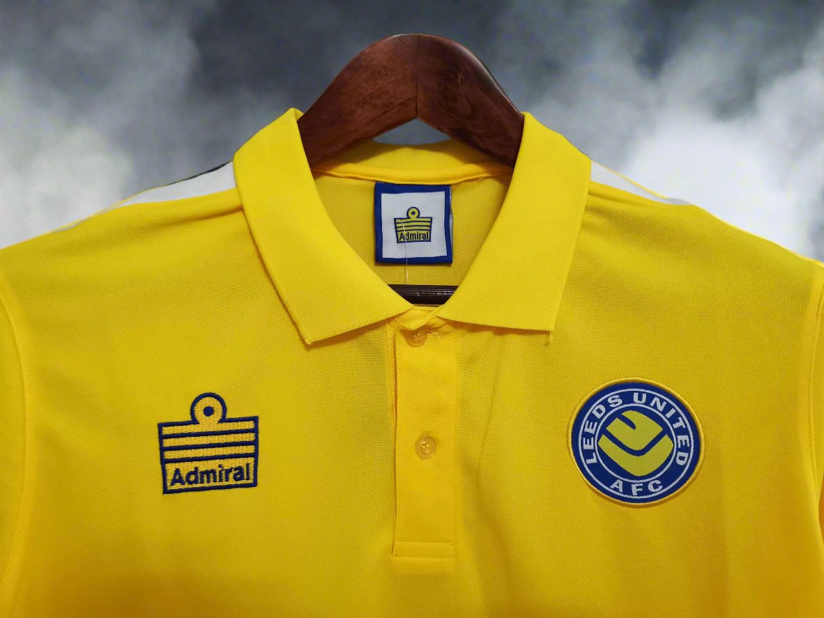 Leeds United 76-77 Away Shirt collar