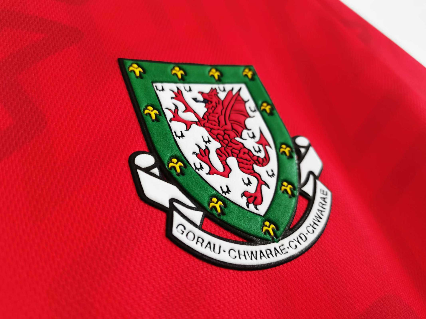 Wales 92-94 Home Retro Shirt crest