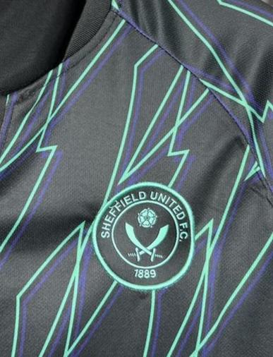 Sheffield United 24-25 Away Shirt crest