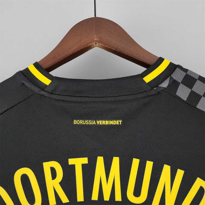 Borussia Dortmund 23-34 Away Shirt collar