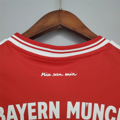 Bayern Munich 13-14 Home Retro Shirt collar