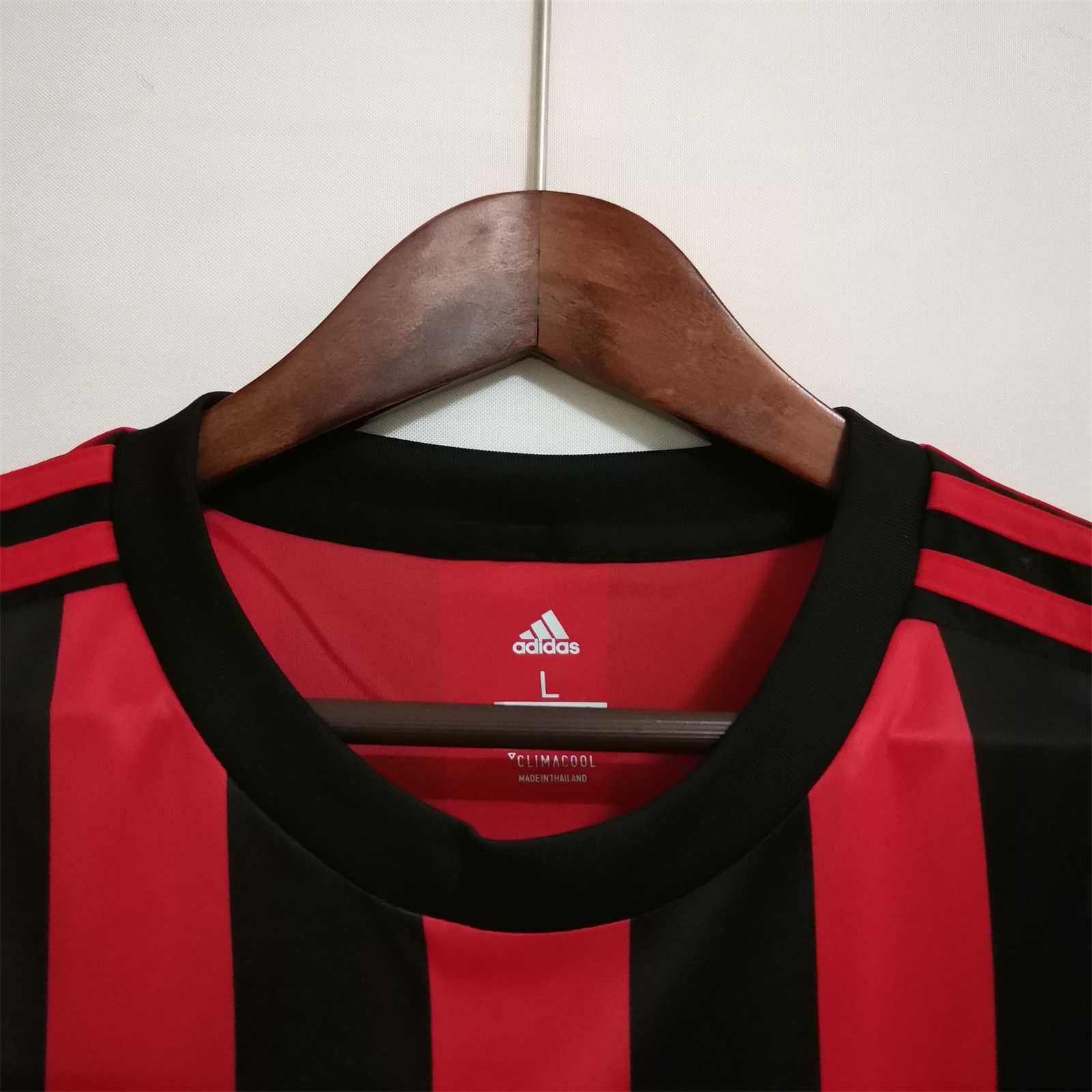 AC Milan 17-18 Home Retro Shirt collar