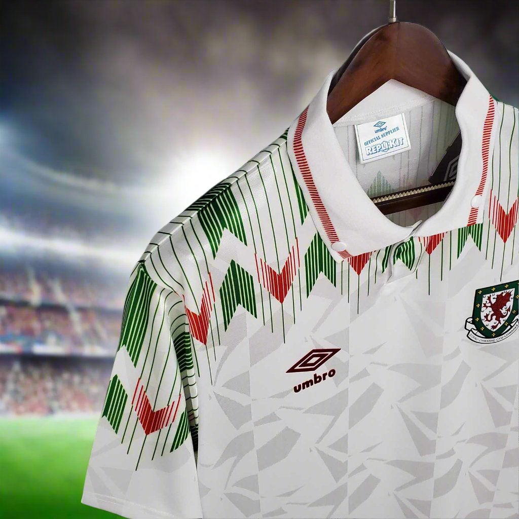 Wales 90-92 Away Retro Shirt collar