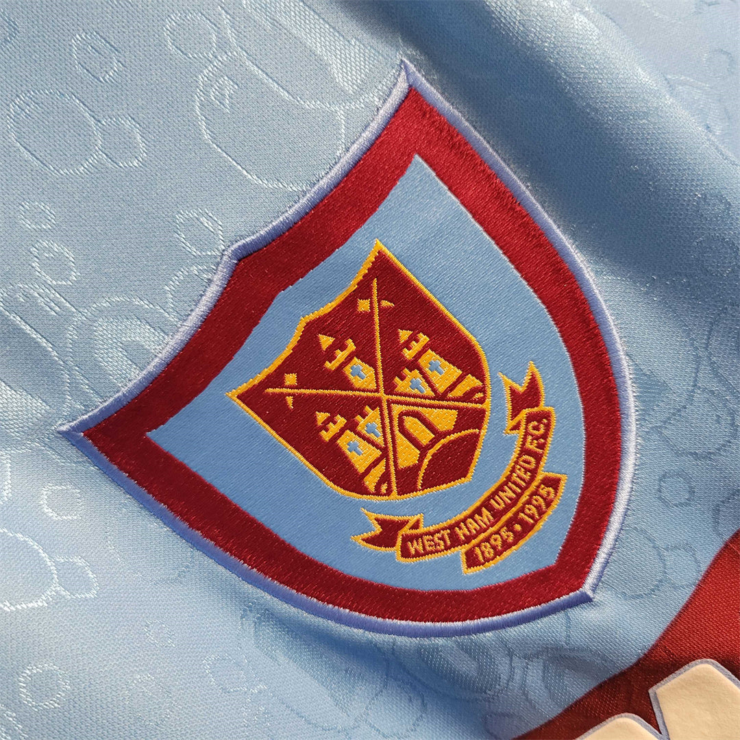 West Ham United 95-97 Away Retro Shirt badge