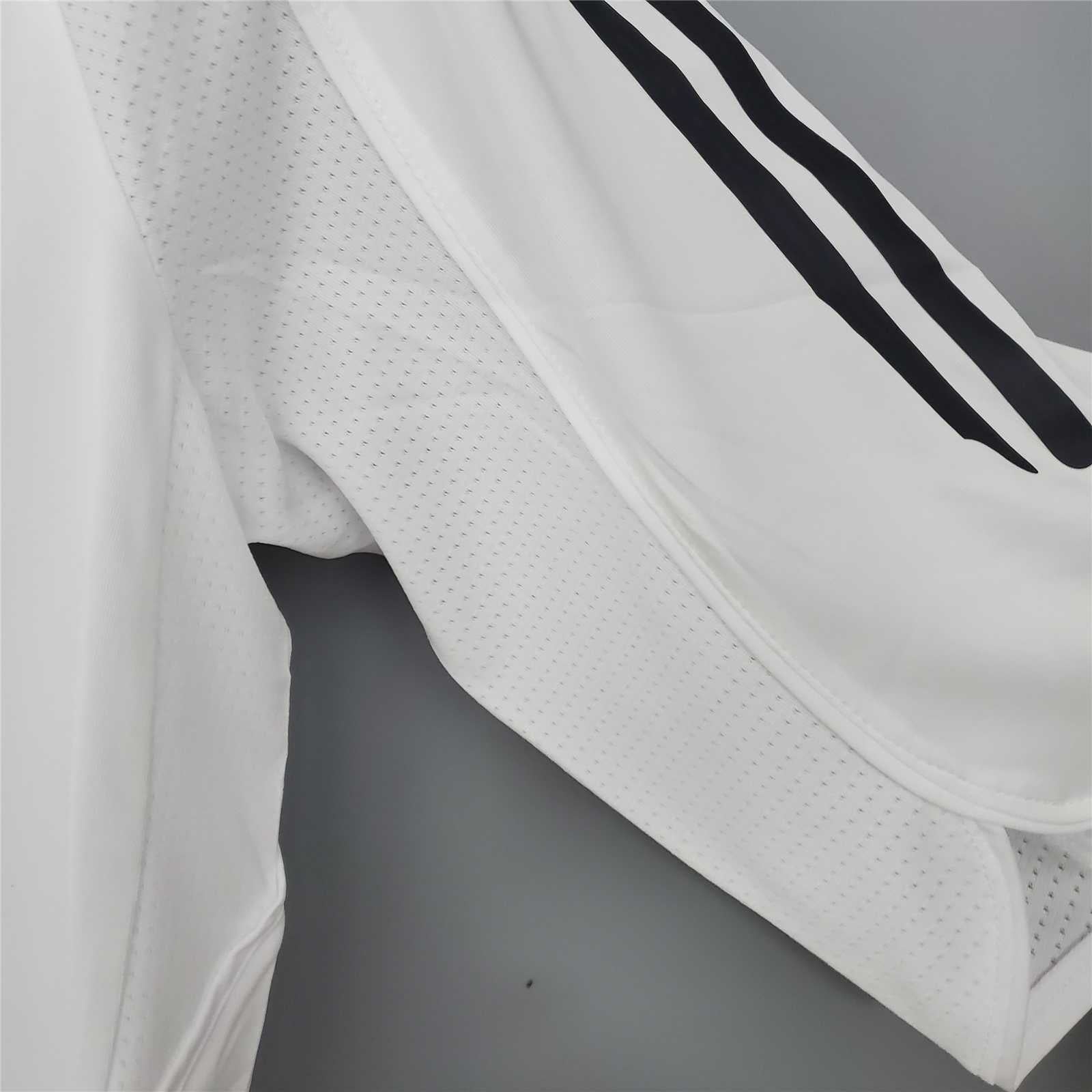 Real Madrid 05-06 Home Retro Shirt sleeve