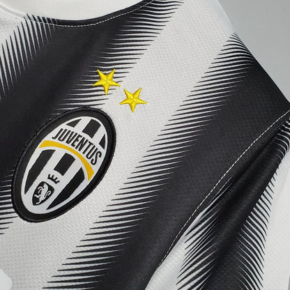 Juventus 11-12 Home Retro Shirt crest