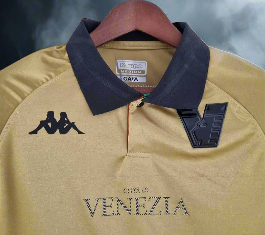 Venezia 22-23 3rd Shirt collar