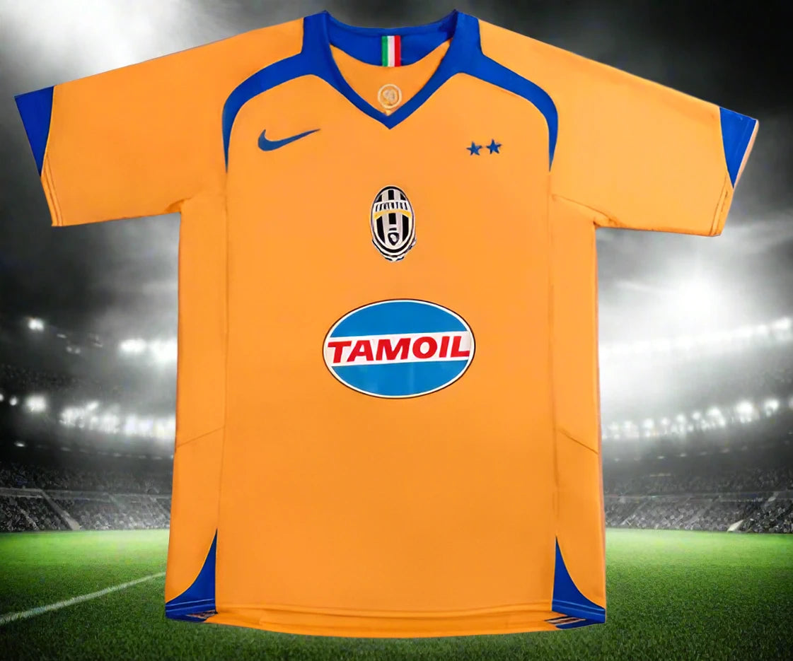 Juventus 05-06 3rd Retro Shirt front